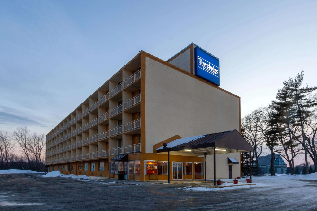 photo 1 of Travelodge by Wyndham Cleveland Airport