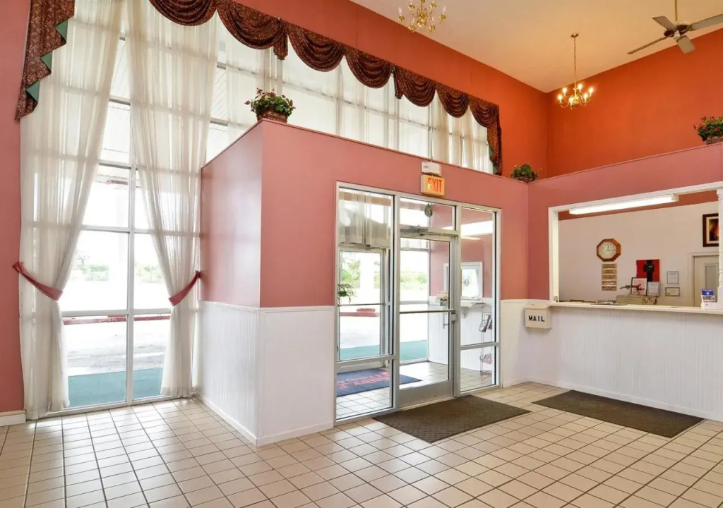 photo 1 of Americas Best Value Inn - Chattanooga/East Ridge