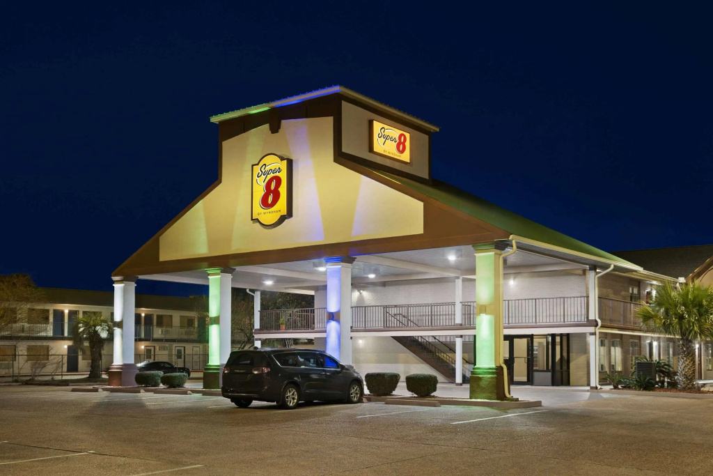 photo 1 of Super 8 by Wyndham Gulfport Airport NW/Near Biloxi
