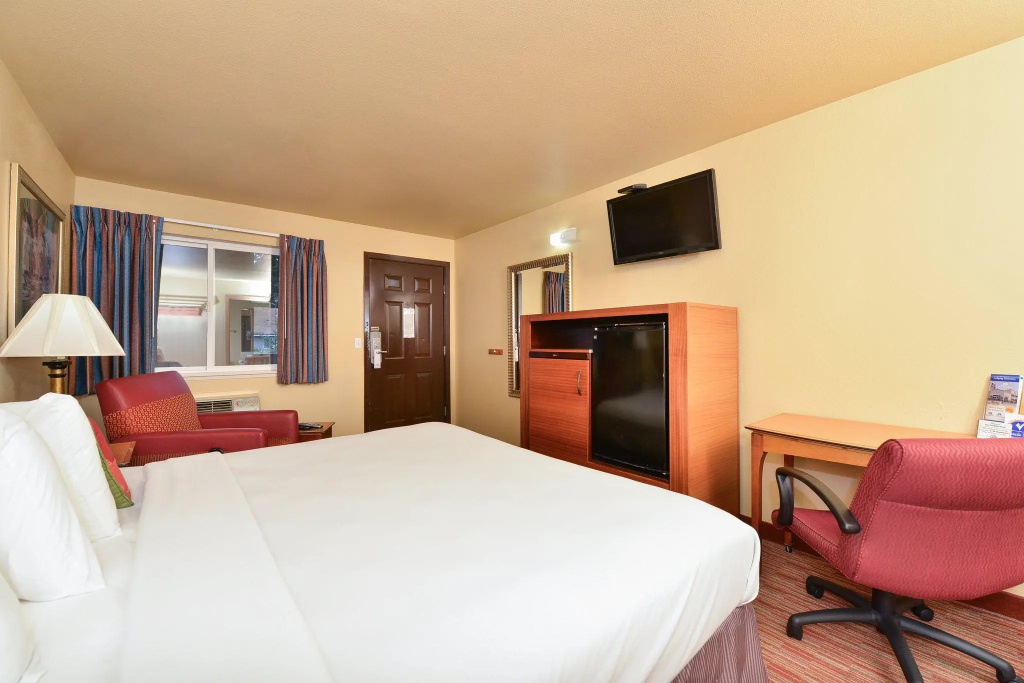 photo 1 of Americas Best Value Inn Lakewood Tacoma S