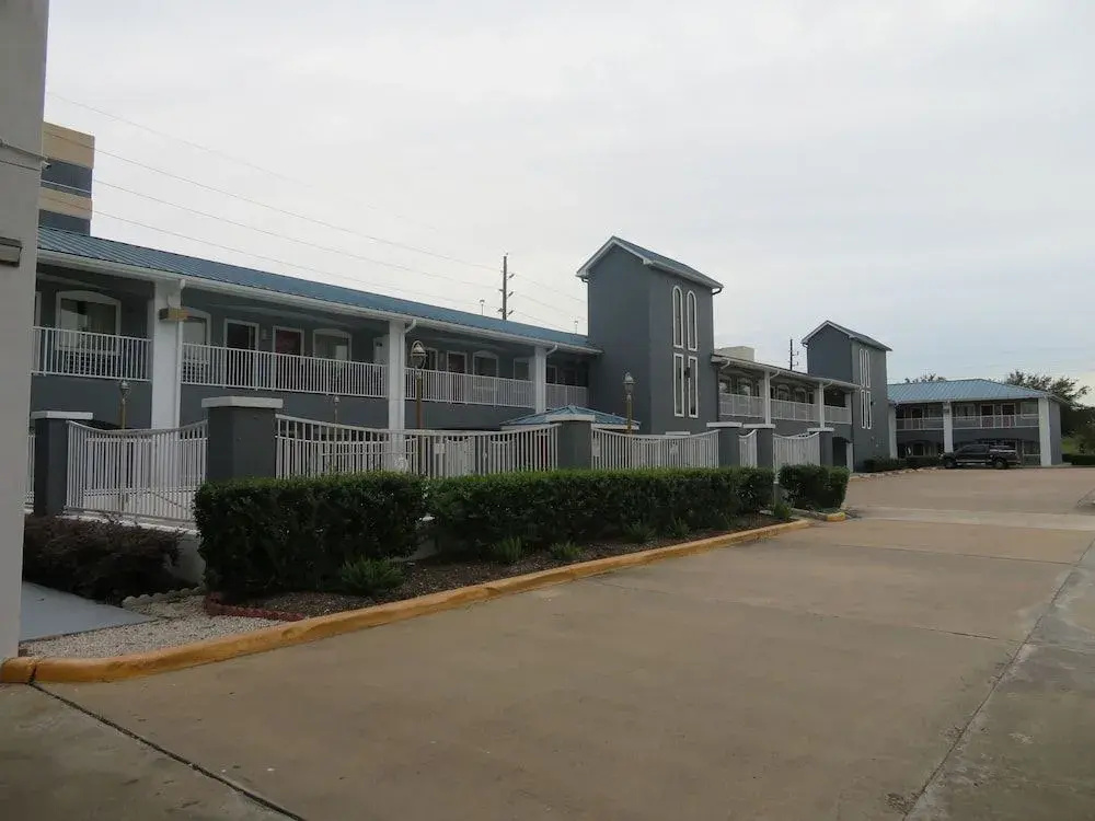photo 1 of Motel 6 Houston, TX – I-10 West