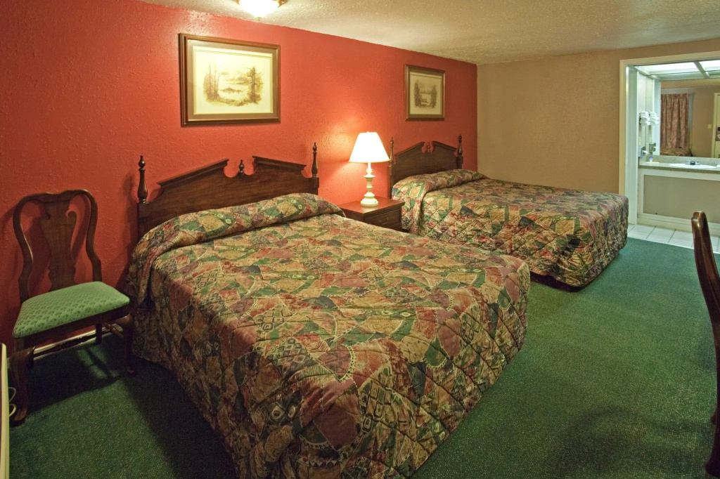 photo 1 of Americas Best Value Inn Lansing