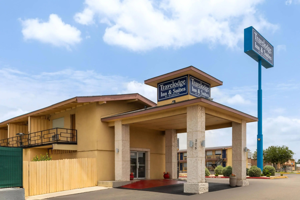 photo 1 of Travelodge by Wyndham New Braunfels