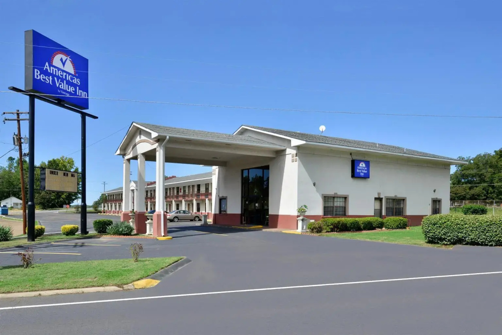 photo 1 of Americas Best Value Inn Camden