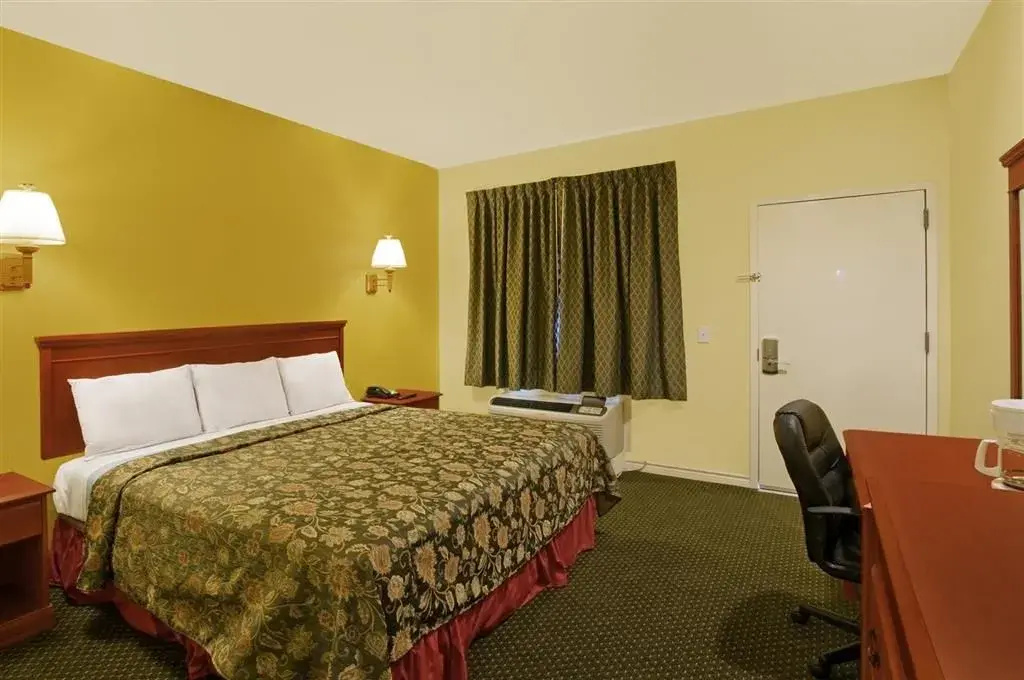 photo 1 of Americas Best Value Inn Bedford/DFW Airport