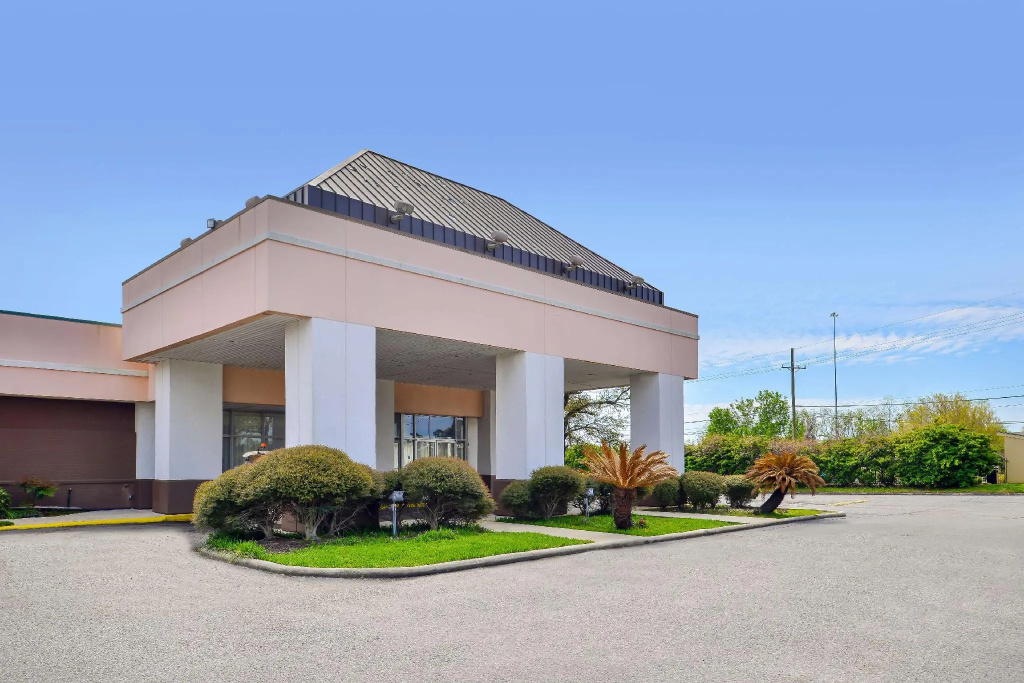 photo 1 of Econo Lodge
