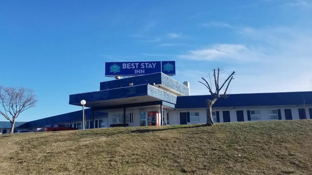 photo 1 of Americas Best Value Inn - Manchester