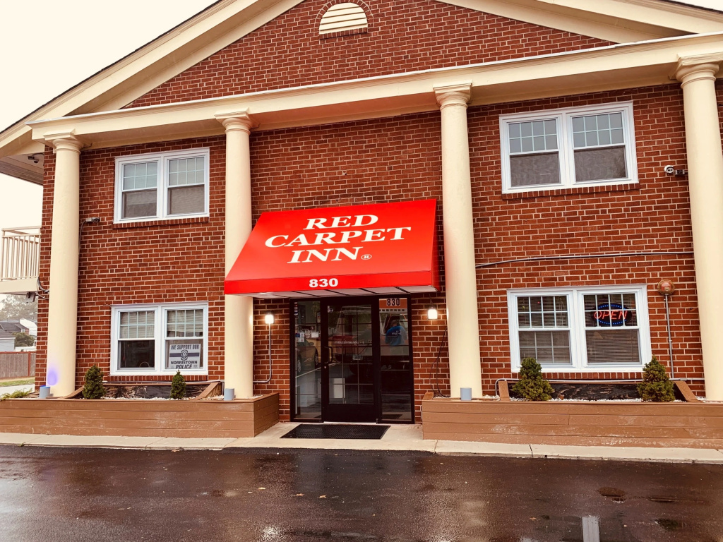 photo 1 of Red Carpet Inn