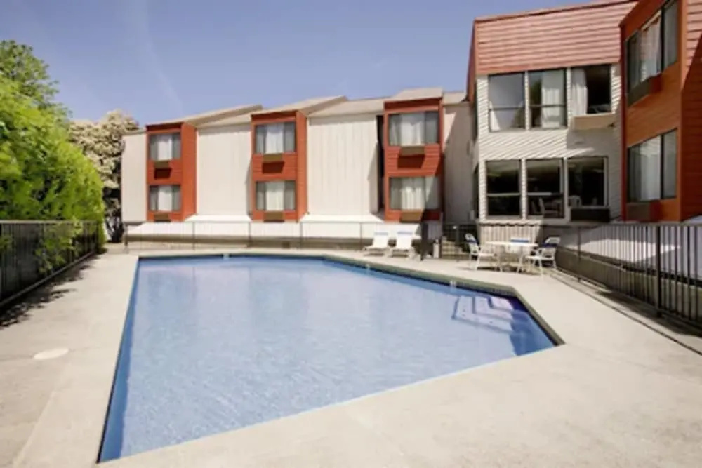 photo 1 of Americas Best Value Inn Portland