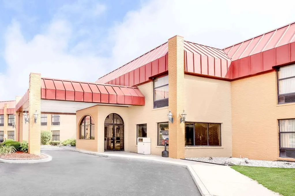photo 1 of Americas Best Value Inn & Suites Kalamazoo