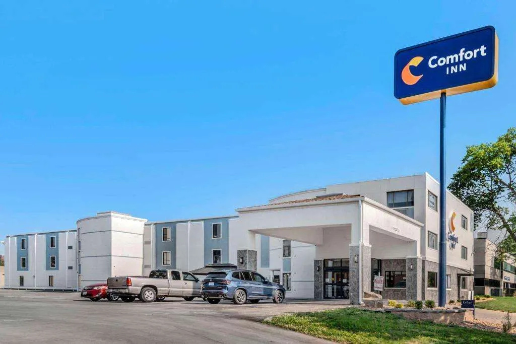 photo 1 of Americas Best Value Inn & Suites - Kansas City/Downtown
