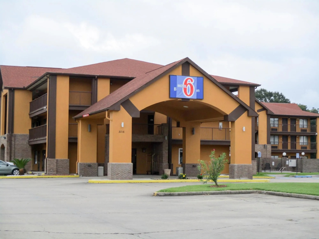 photo 1 of Motel 6 Lafayette, LA