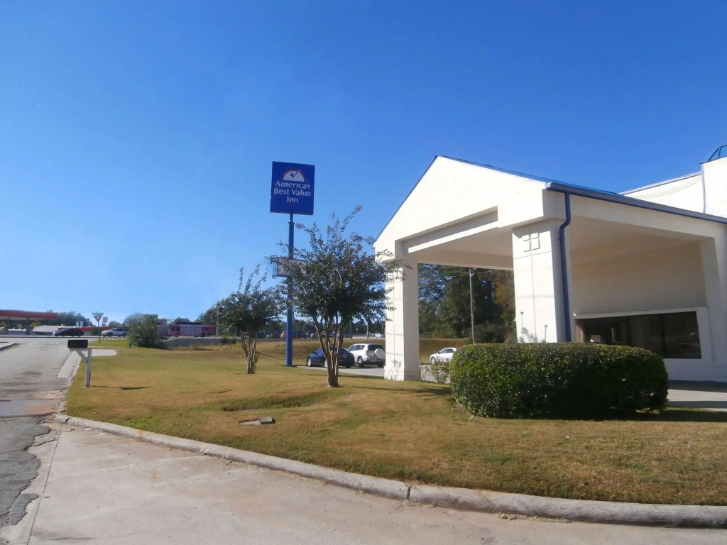 photo 1 of Americas Best Value Inn Tucker