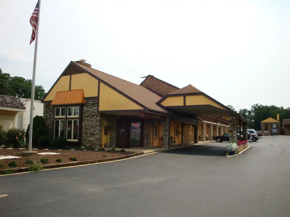 photo 1 of Americas Best Value Inn Ronks
