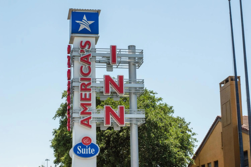 photo 1 of America's Inn Sugarland Stafford