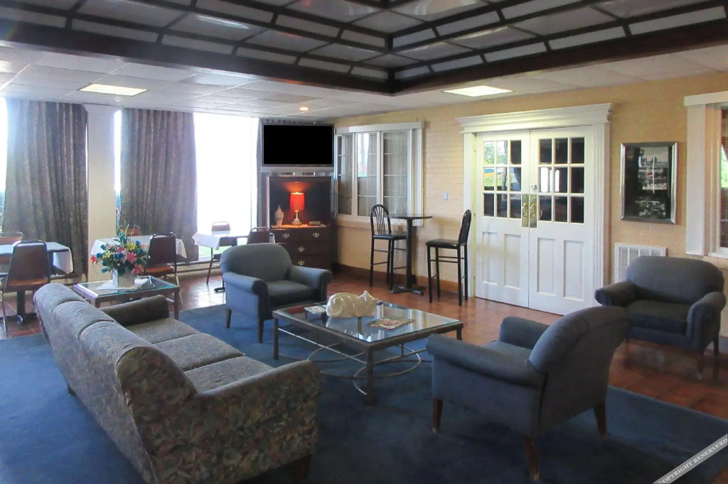 photo 1 of Ameristay Inn & Suites