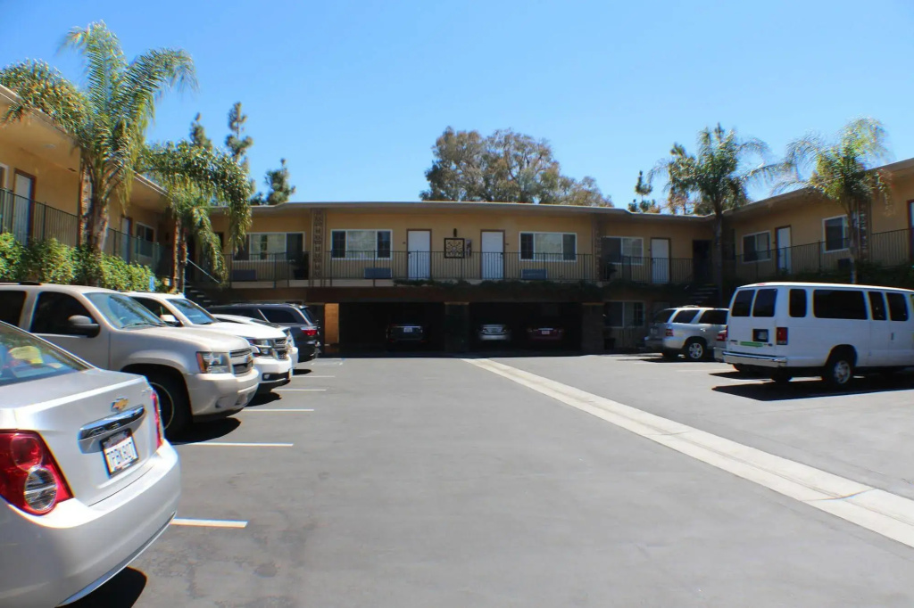 photo 1 of Anaheim Islander Inn and Suites