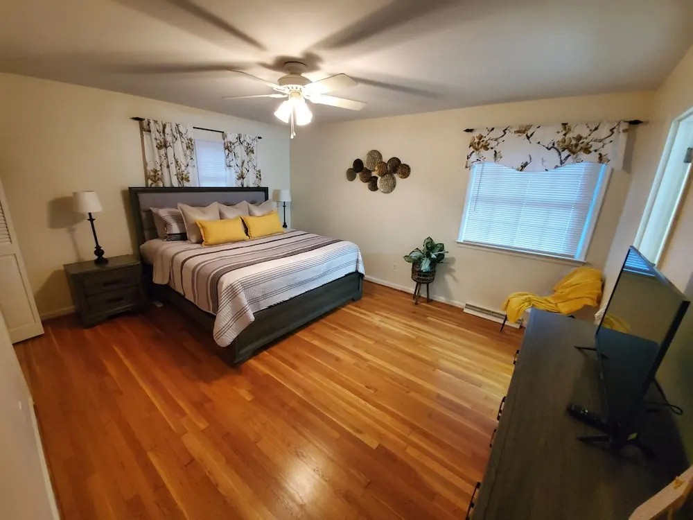 photo 1 of Andrea Abode 5 Bedroom Home by RedAwning