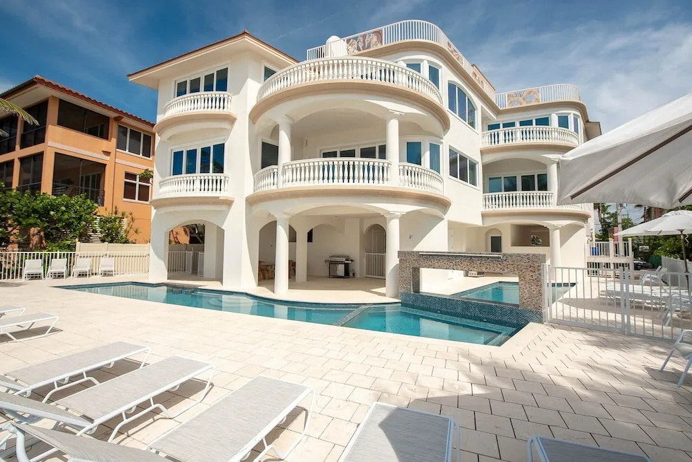 photo 1 of Anna Maria Grand Beach House Apartment 9