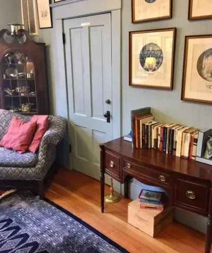 photo 1 of Anne Hathaway House
