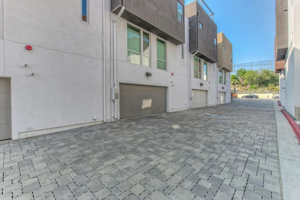 photo 1 of Applewood - Silver Lake 2BD Hollywood