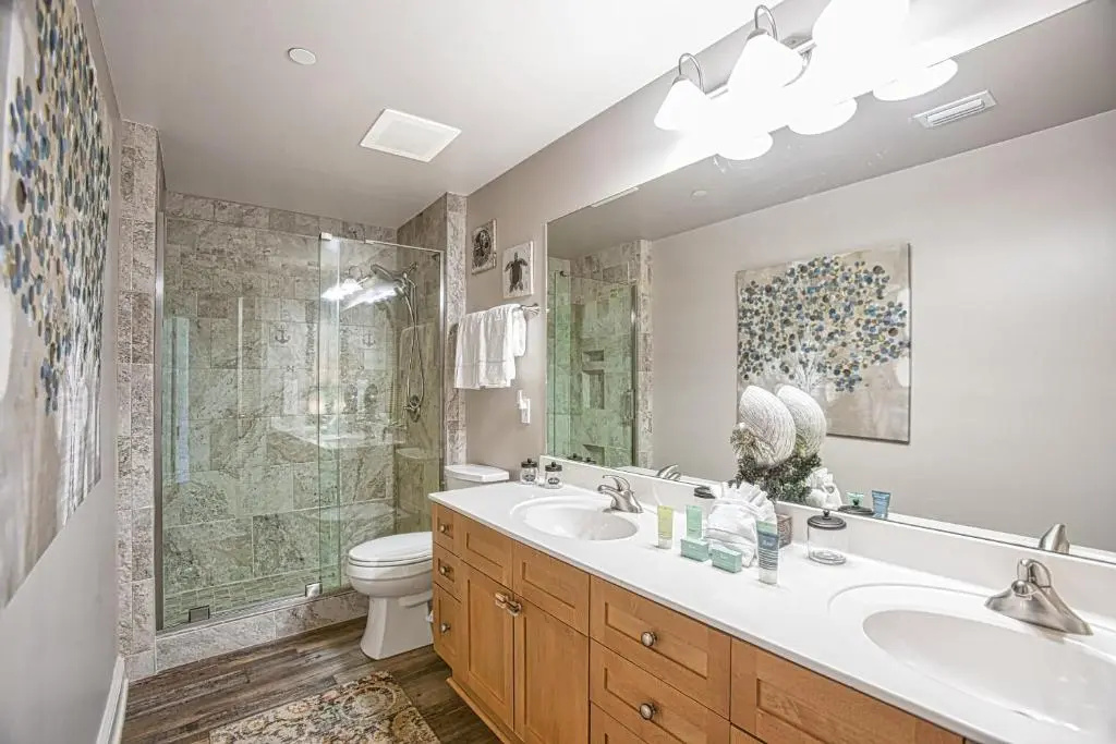 photo 1 of Aqua 601