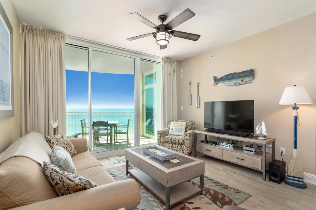 photo 1 of Aqua 607