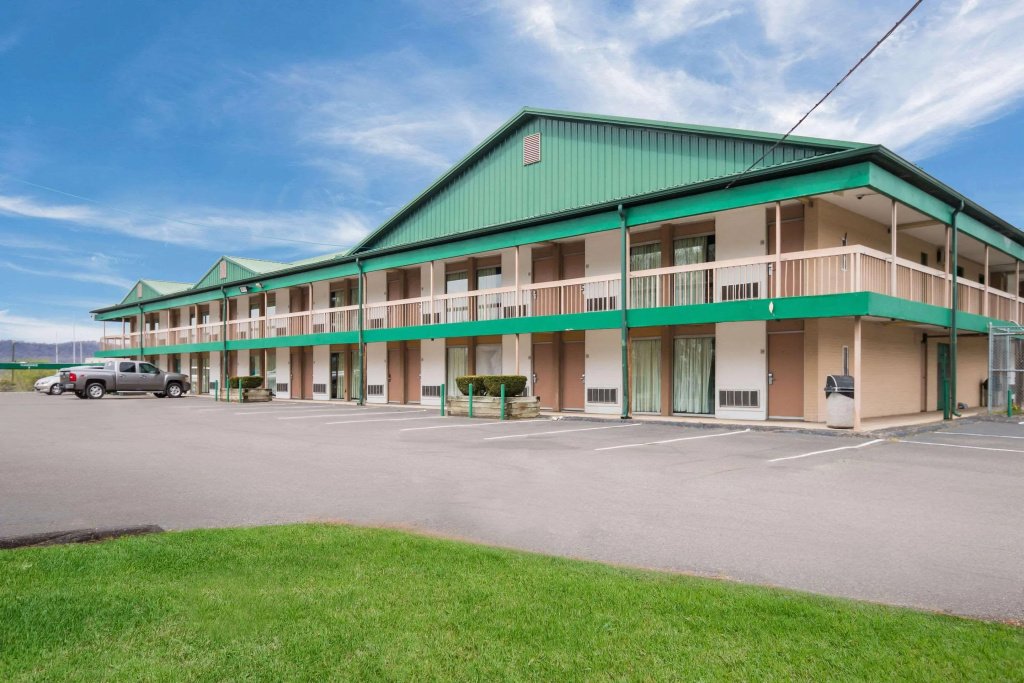 photo 1 of Rodeway Inn & Suites