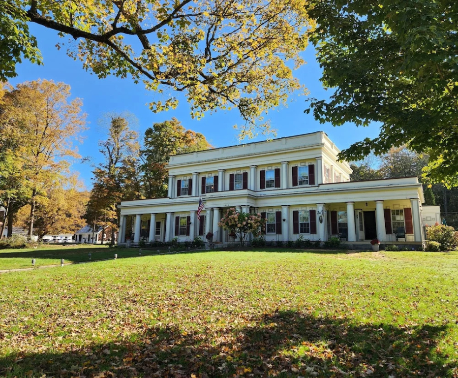 photo 1 of Arlington Inn