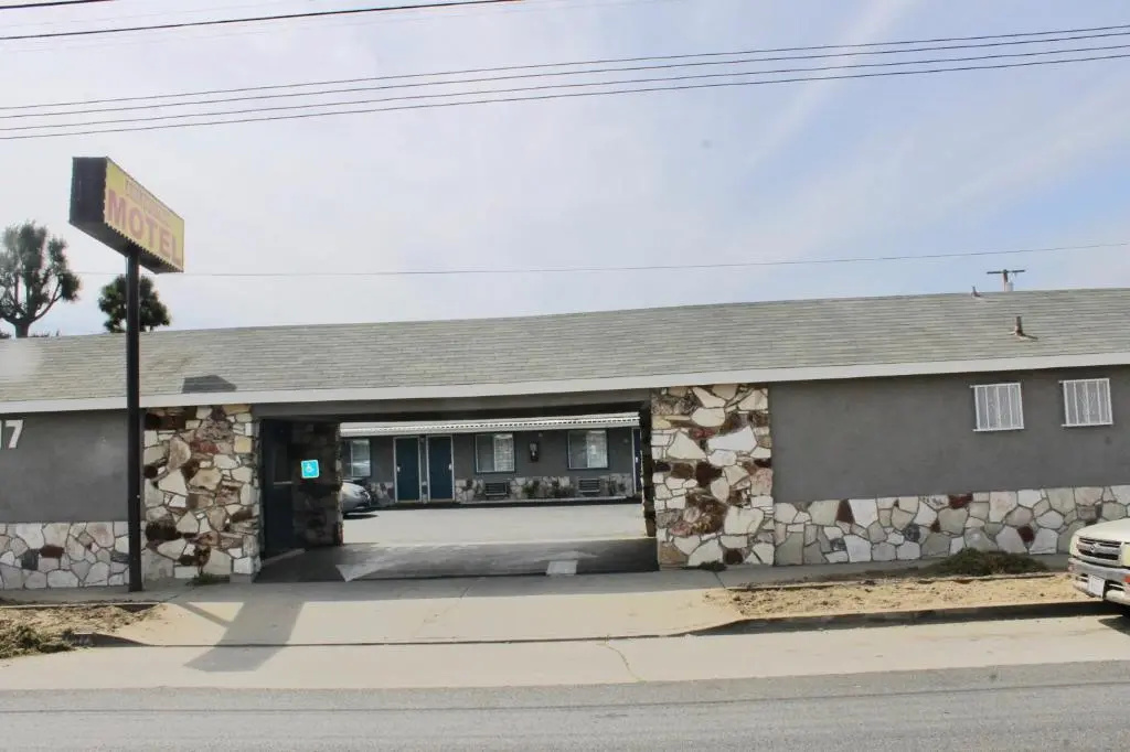 photo 1 of Arlington Motel
