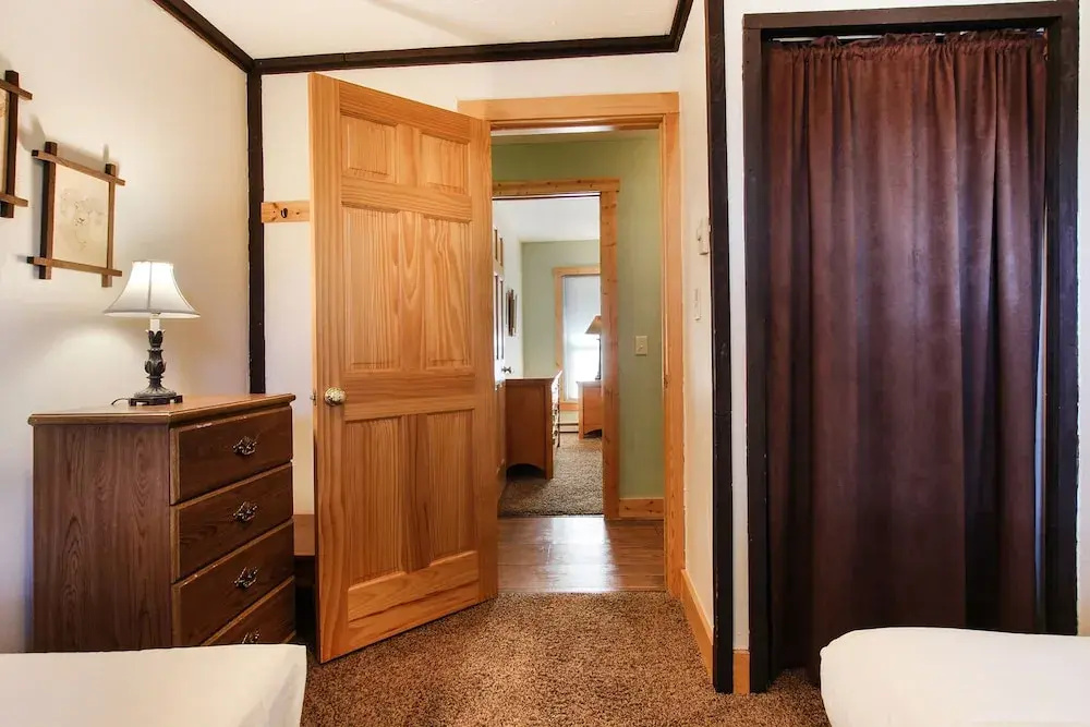 photo 1 of Arrowhead Lodge Haus 4 Bedroom Condo