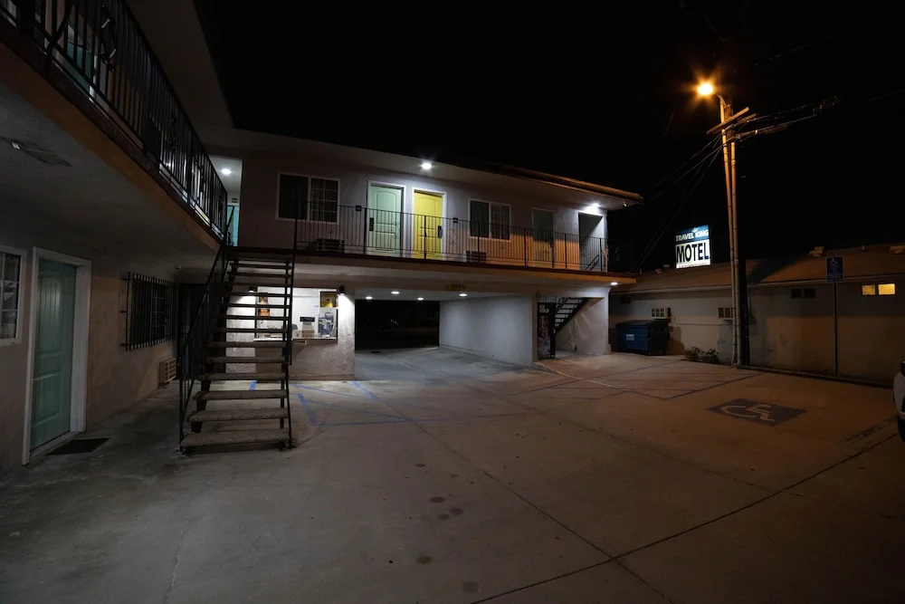 photo 1 of Artesia Motor Inn