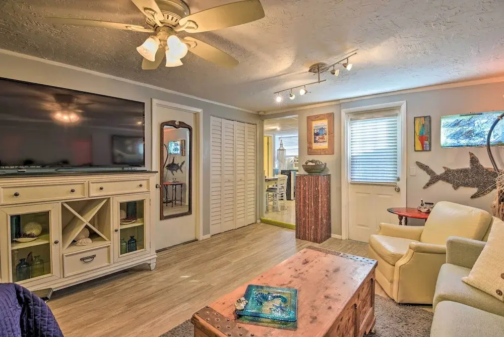 photo 1 of 8 Mi to Beaches: Artistic Bradenton Studio w/ Yard
