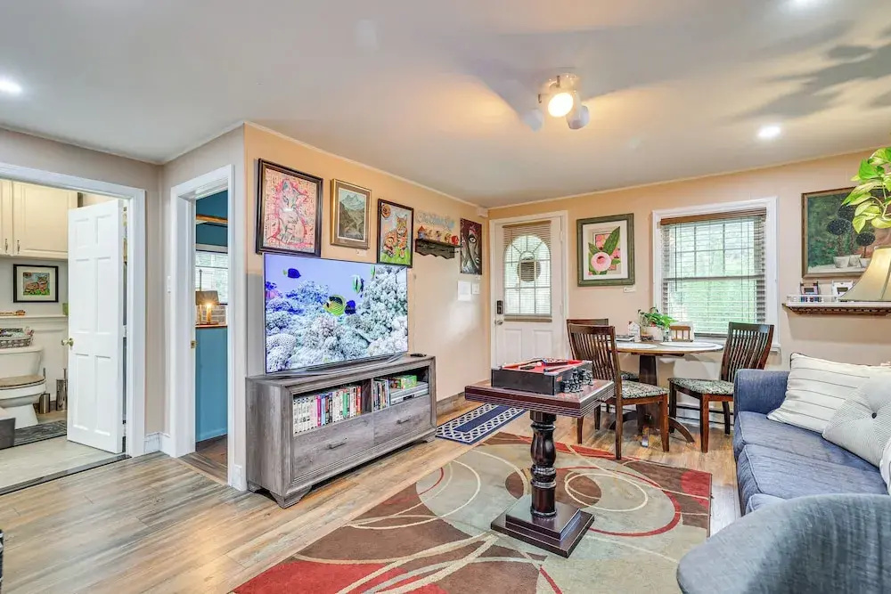 photo 1 of Artsy Cottage in Scotrun w/ Studio Space & Hot Tub