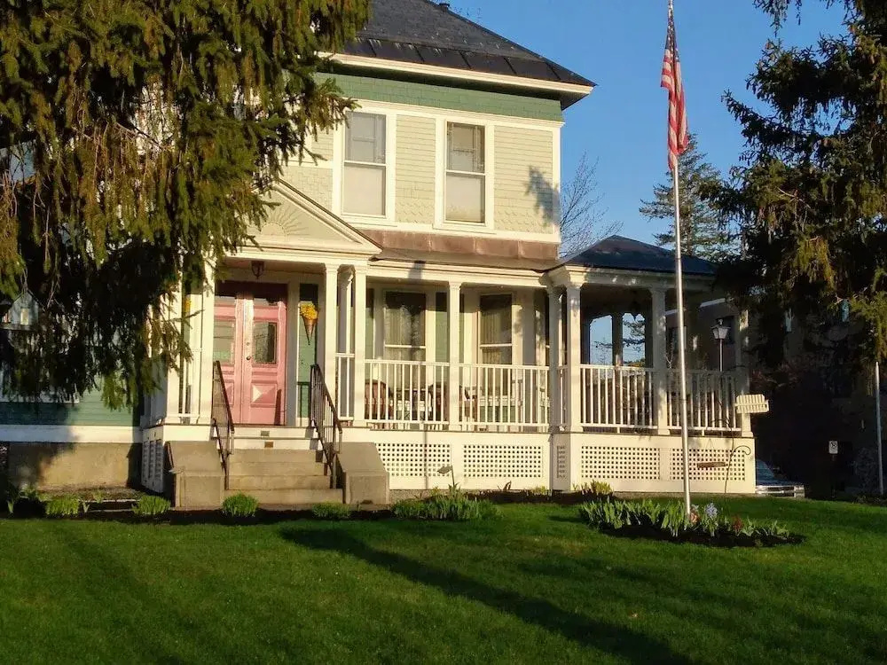 photo 1 of Ash Street Inn