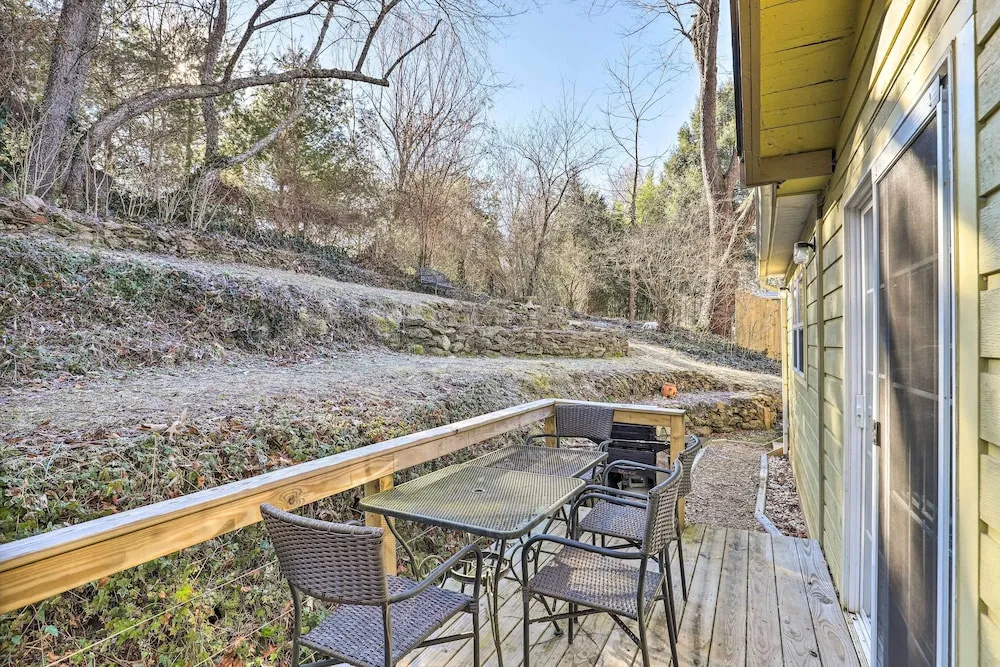 photo 1 of 'carefree Cottage' < 6 Mi to Downtown Asheville!