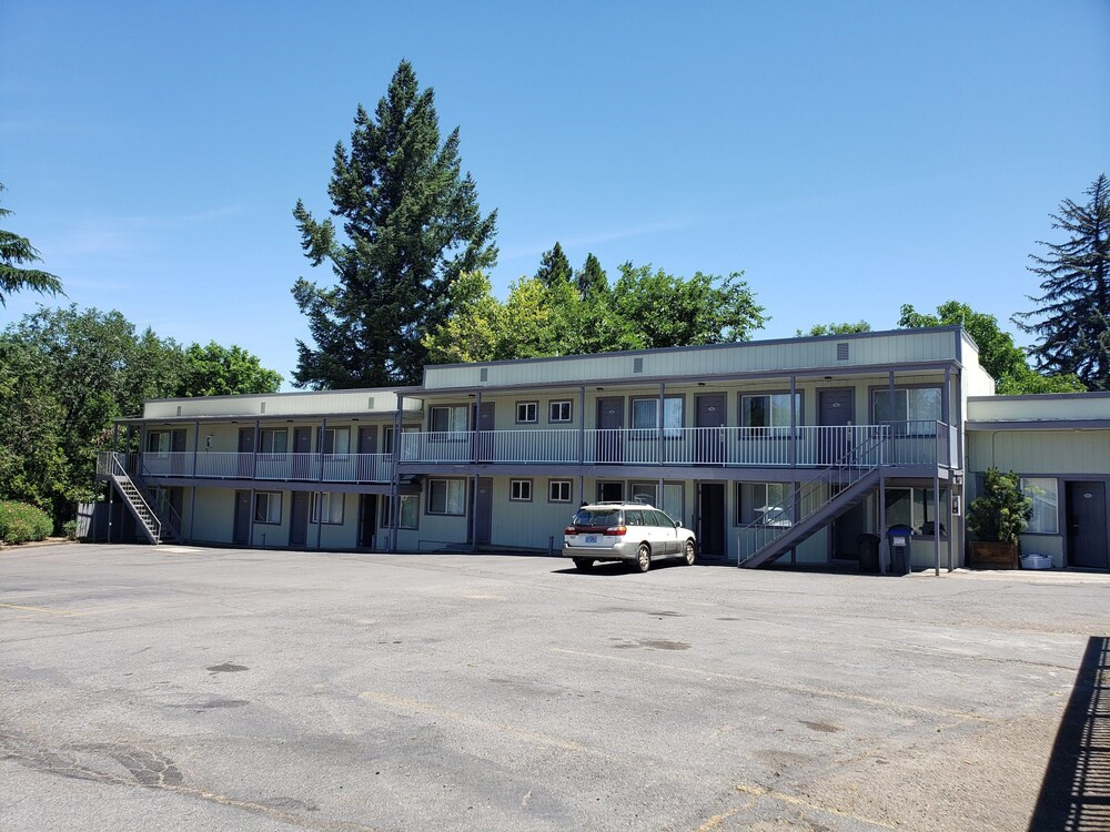 photo 1 of Ashland Motel - Oregon