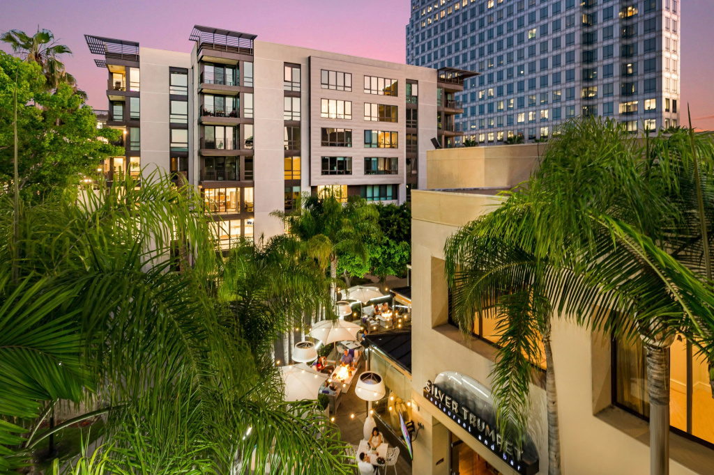 photo 1 of Avenue of the Arts Costa Mesa, a Tribute Portfolio Hotel