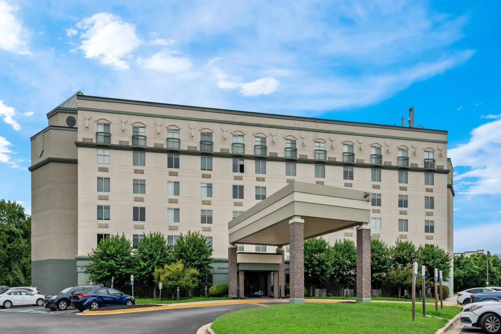 photo 1 of Comfort Inn Largo-Washington DC East