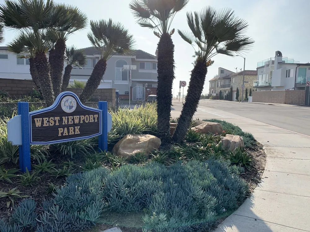 photo 1 of Awesome Family Friendly Beach Home - 1 Block To Ocean - 3BR/2BATH - Self Check In! (C1)