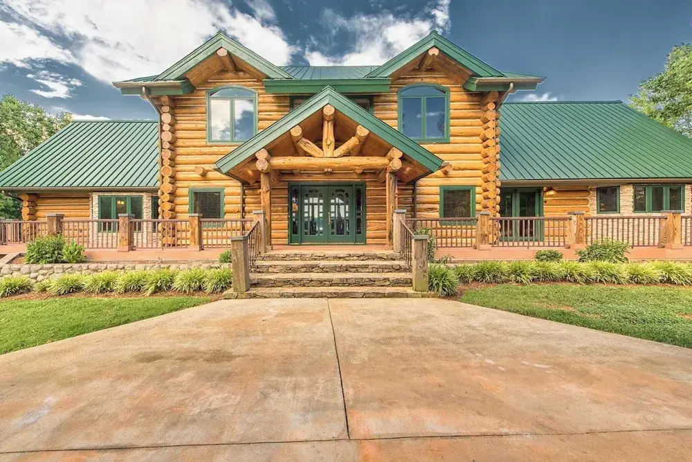 photo 1 of Azalea Retreat- The Lodge by Avantstay Best View