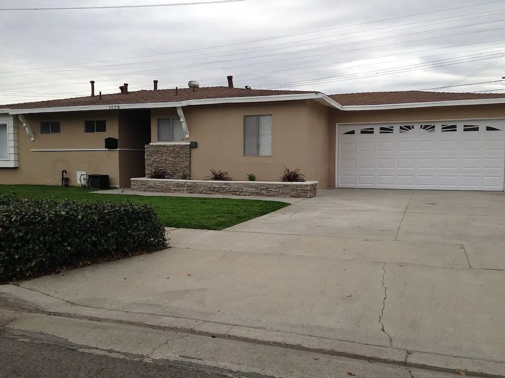 photo 1 of Babes in Toyland - 3 Br Home