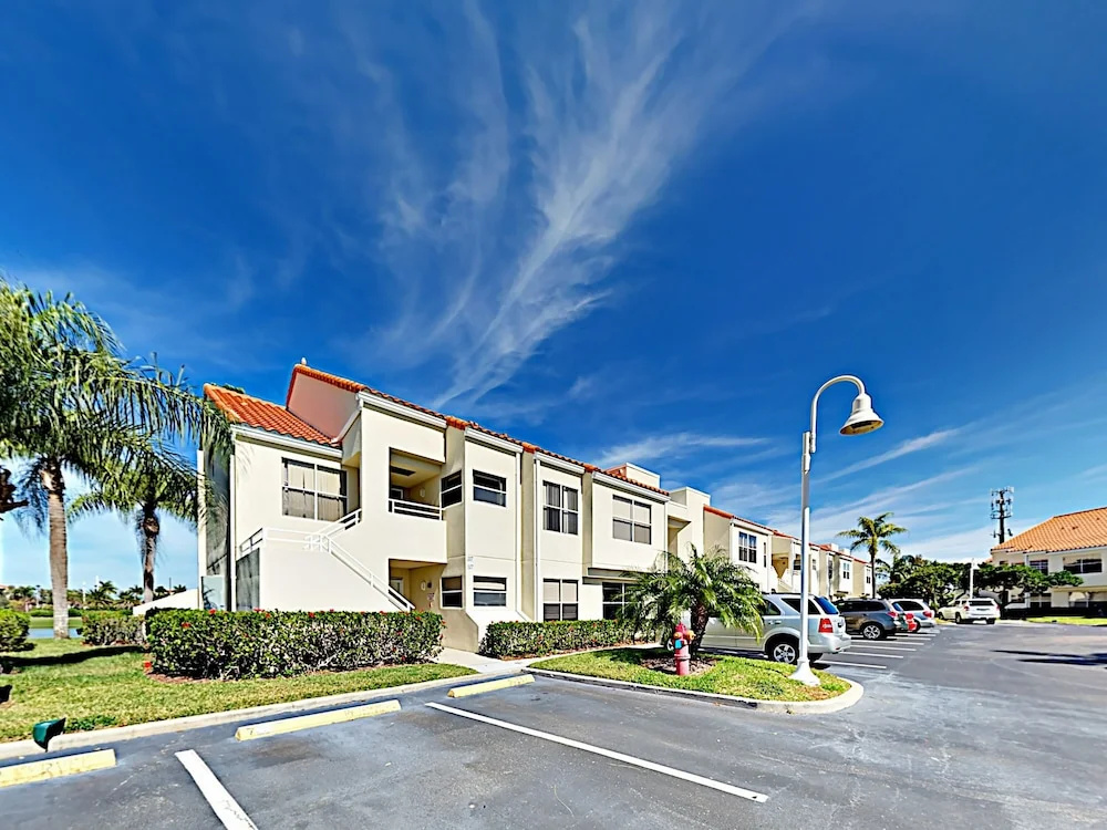 photo 1 of Bahia del Mar Condo Unit 128 2 Bedrooms 2 Bathrooms Condo