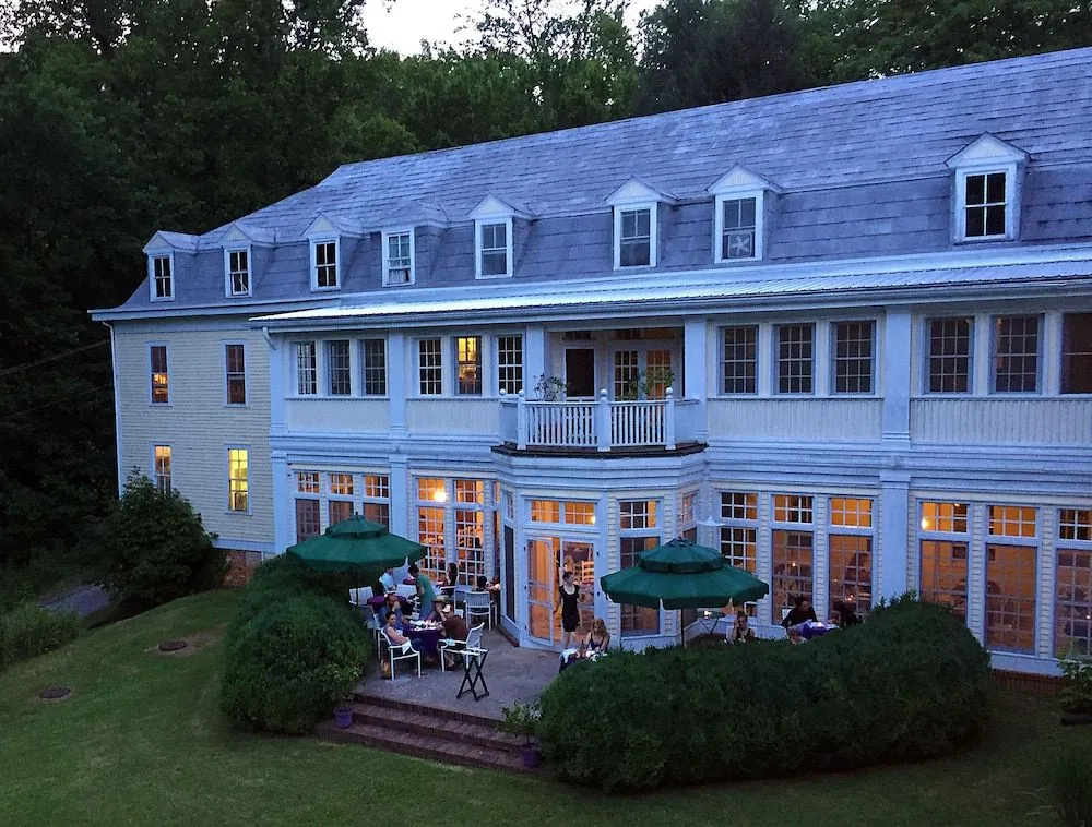 photo 1 of Grand Old Lady Hotel