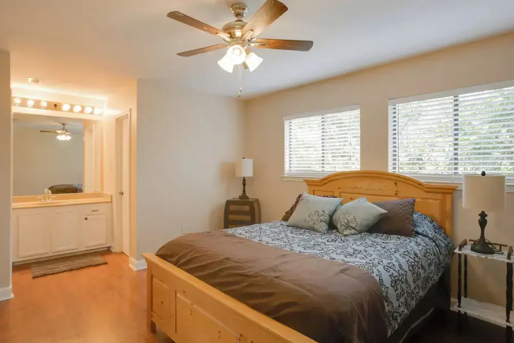 photo 1 of Baton Rouge Townhome w/ Pool Access - 7 Mi to Lsu!