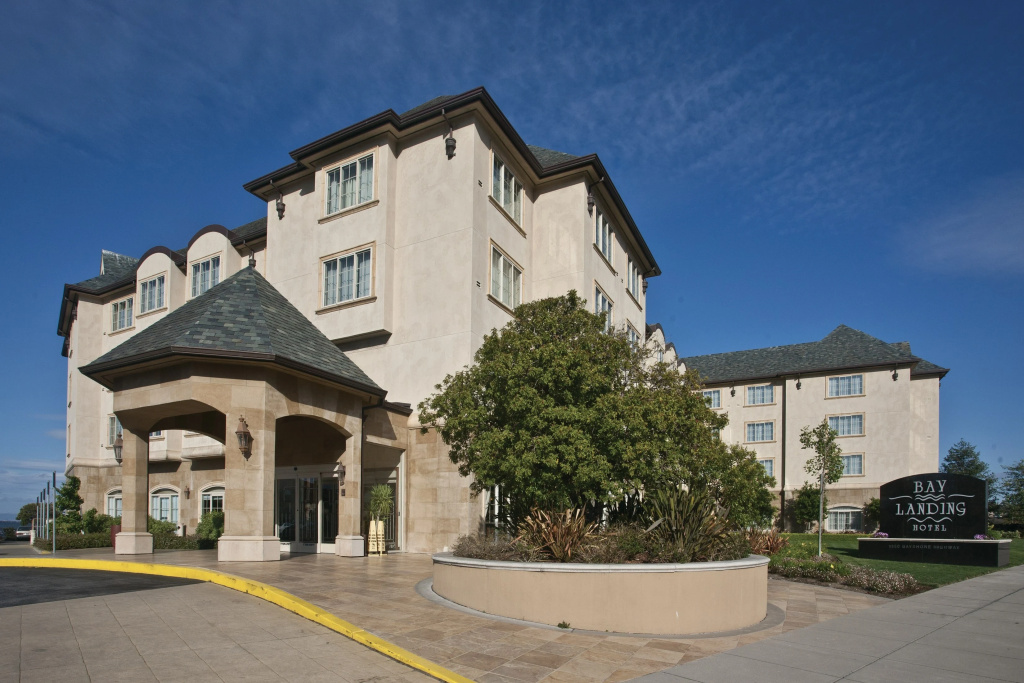 photo 1 of Bay Landing Hotel