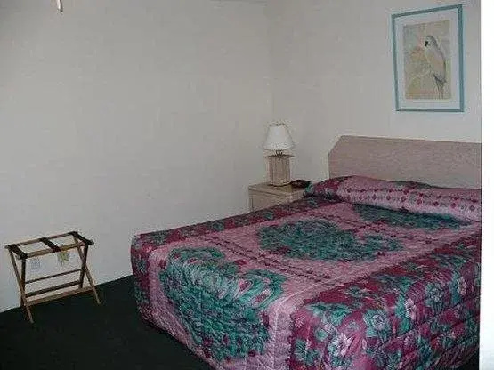 photo 1 of Bayway Inn