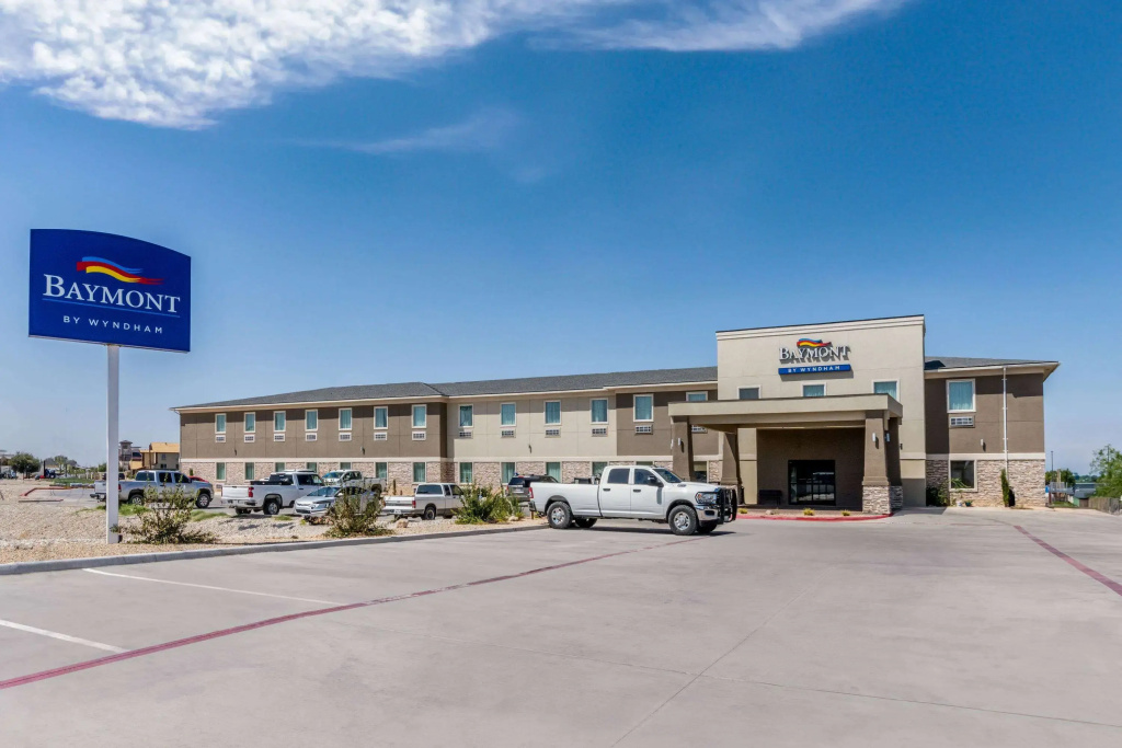 photo 1 of Baymont by Wyndham Carlsbad NM