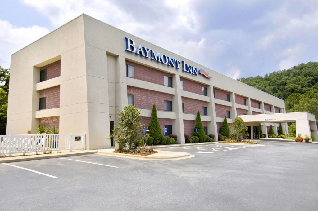 photo 1 of Bay Mountain Inn