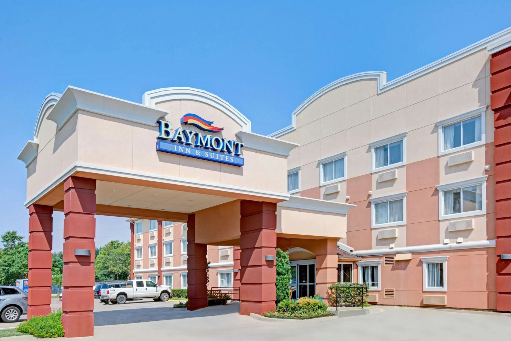 photo 1 of Baymont by Wyndham Dallas/ Love Field